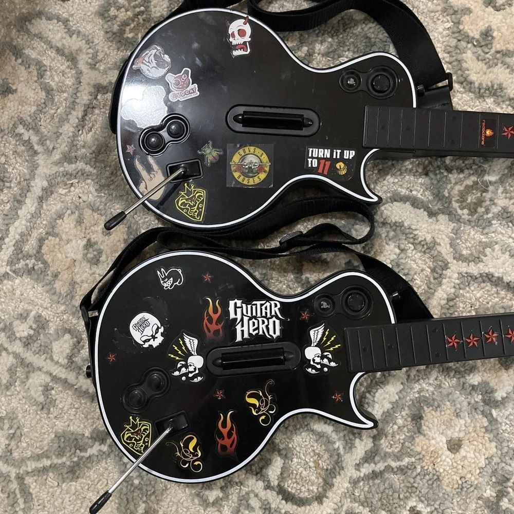 2 x Gibson Les Paul Guitar Hero Guitar PlayStation PS2 PS3 No Dongle